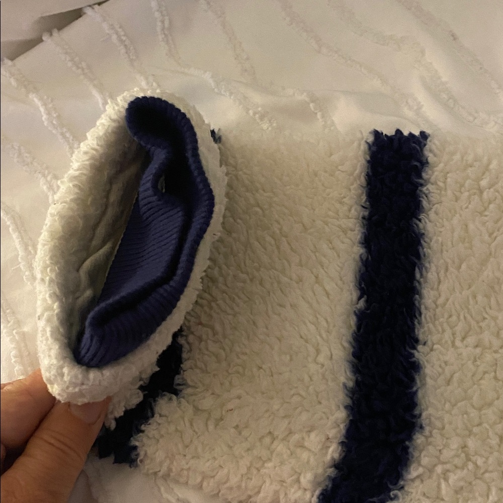 Vineyard Vines Fleece 1/2 Zip With Navy Stripes - Picture 7 of 8